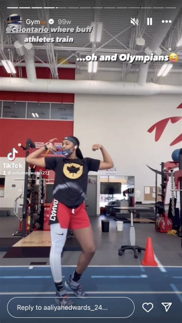 Aaliyah Edwards Shows Off Fit Figure Saying  "Everything Irie"