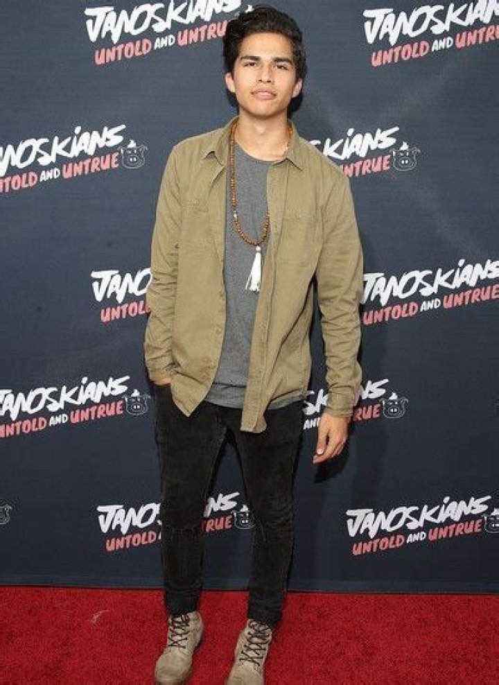 Alex Aiono Body Measurements Height Weight Shoe Size Stats Facts Bio