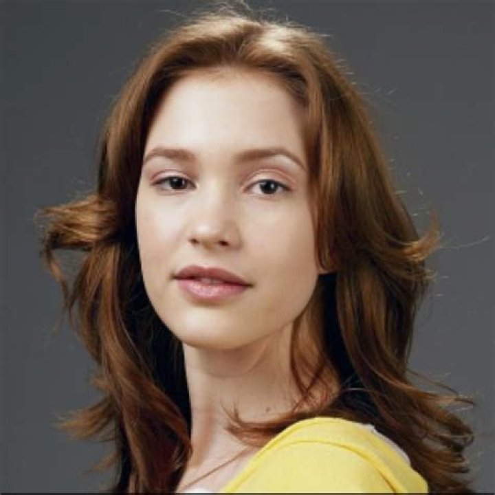 Alexia Fast Biography - Facts, Childhood, Family Life & Achievements
