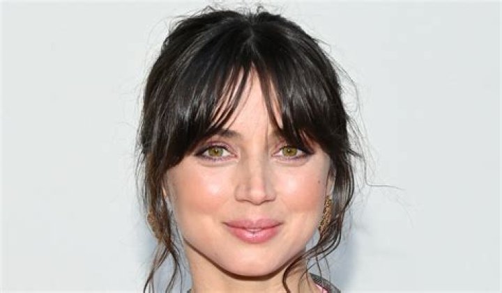 Ana de Armas in Bathing Suit is "So Beautiful" — Celebwell