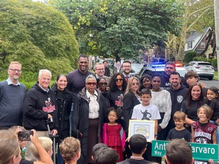 Anthony Varvaro Wife; Meet Kerry Thomson and their four children.