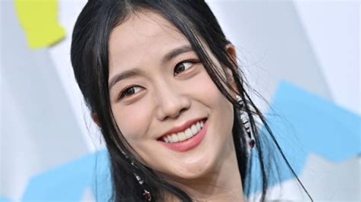 BLACKPINK’s Jisoo makes history as the highest pre-ordered female soloist with her solo album ‘ME’