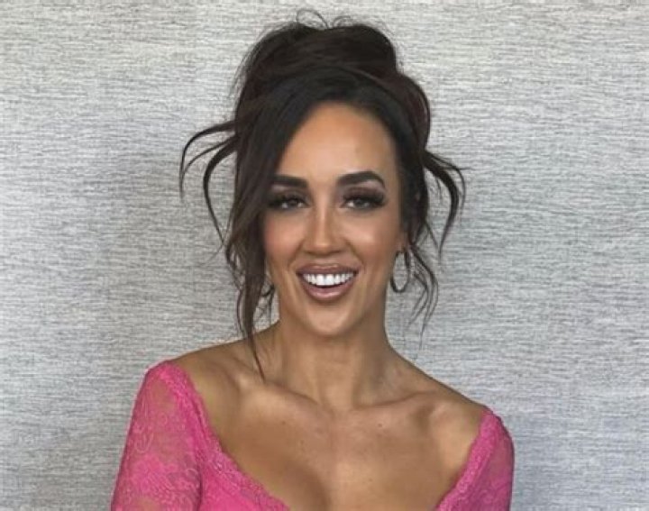 Chelsea Green in Two-Piece Workout Gear Says "First Things First"