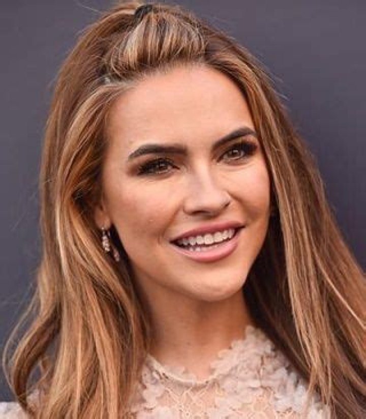 Chrishell Stause Height Weight Shoe Size Body Measurements Bio