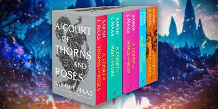 Complete ‘A Court Of Thorns and Roses’ series in order