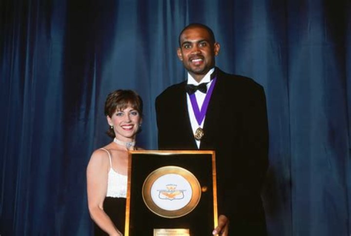 Dorothy Hamill Biography - Facts, Childhood, Family Life & Achievements