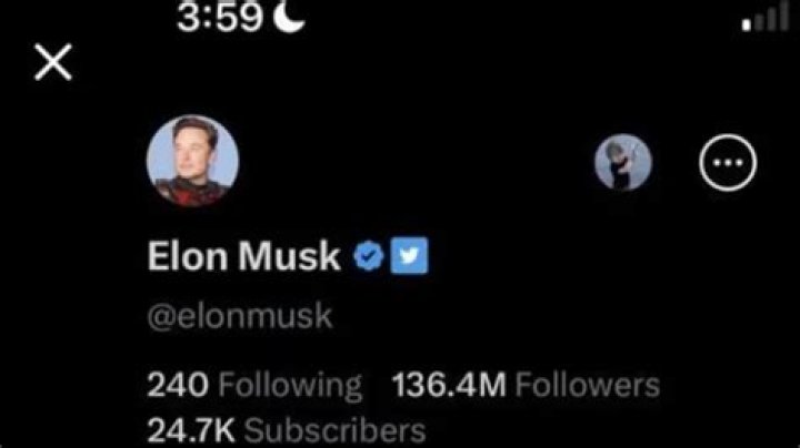 Elon Musk accidentally reveals his creepy alternative Twitter account, where he replies to his real tweets and trashes his ex-girlfriend