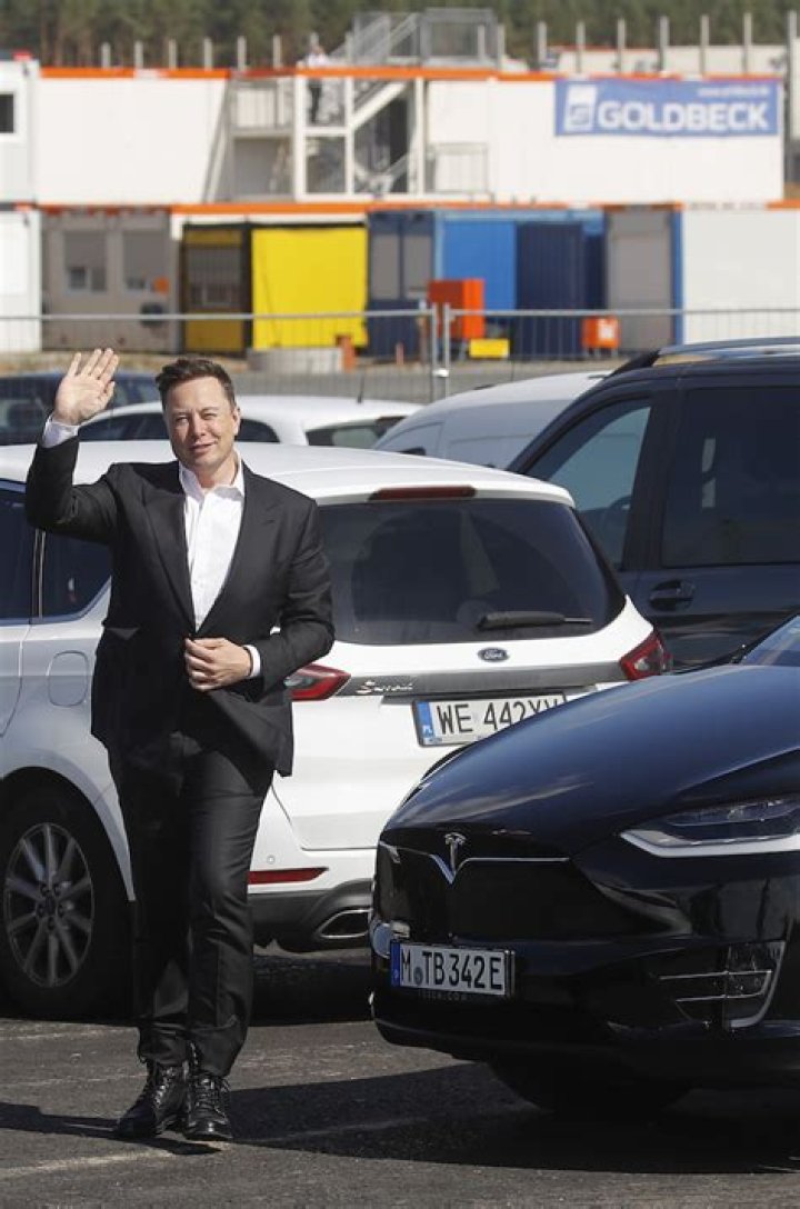 Elon Musk Just Revealed How He Lost 20 Pounds — Celebwell