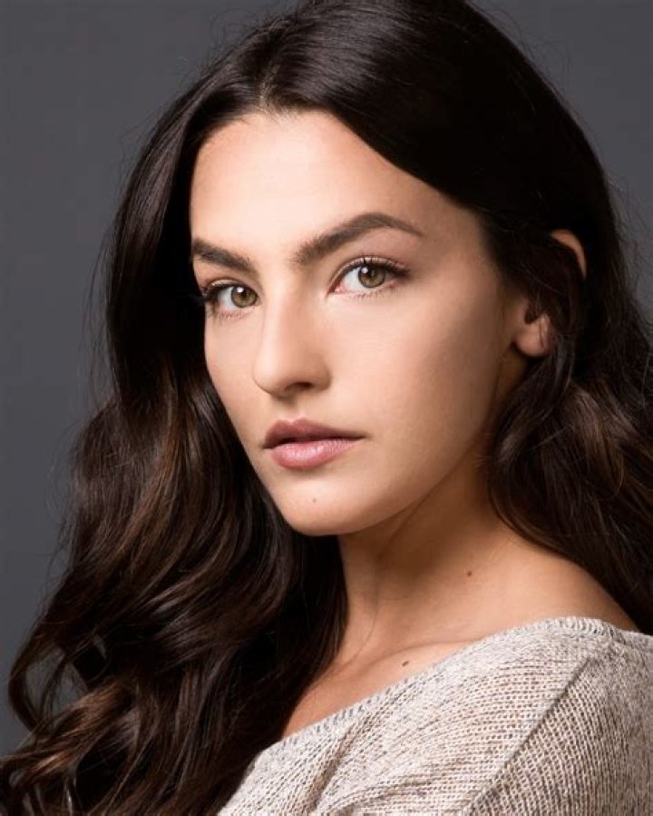 Emily Carey: Wiki, Age, Boyfriend, Height, Net Worth, Mother, Father & More