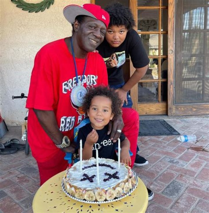Flavor Flav Biography - Childhood, Life Achievements & Timeline