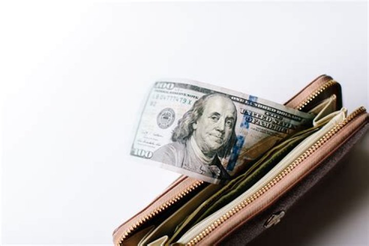 
How Much Money Does Linda Thompson Make? Latest Income Salary
