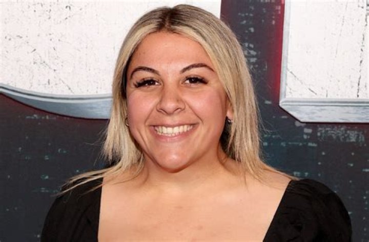 Influencer Suzy Antonyan Shares Swimsuit Photo of Weight Loss 