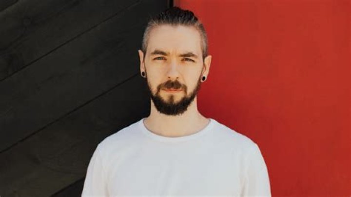 Jacksepticeye Biography - Facts, Childhood, Family Life & Achievements