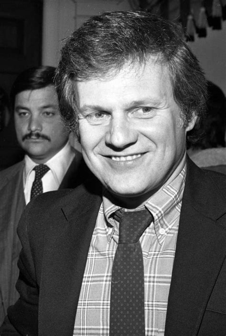 Ken Kercheval Biography - Facts, Childhood, Family Life & Achievements