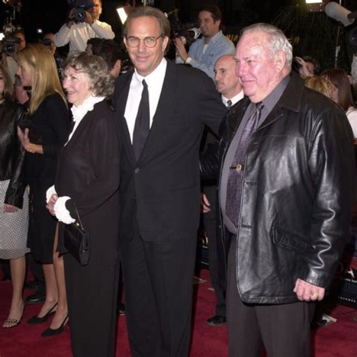 Kevin Costner parents: William Costner, Sharon Costner