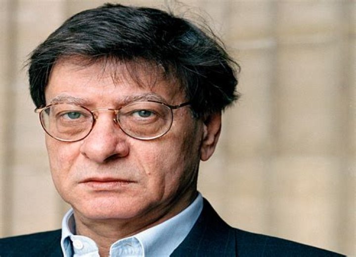 Mahmoud Darwish Biography - Childhood, Life Achievements & Timeline