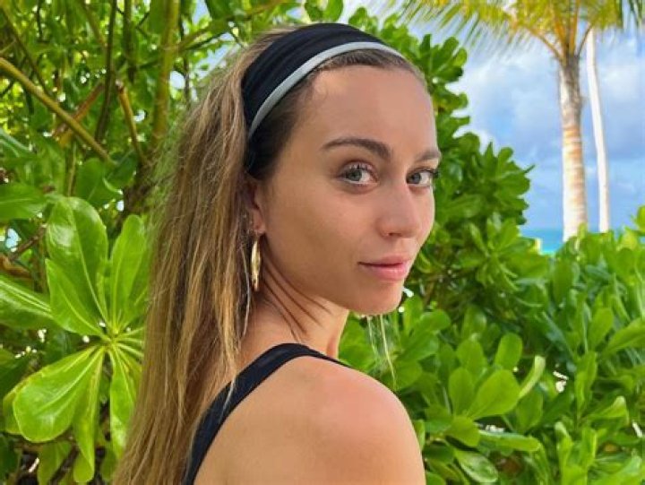 Mariana Botas in Bathing Suit Says "Escape to the Beach" — Celebwell