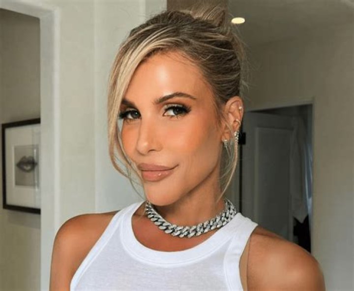 Million Dollar Listing Los Angeles Star Tracy Tutor Shares Swimsuit Photo From French Riviera