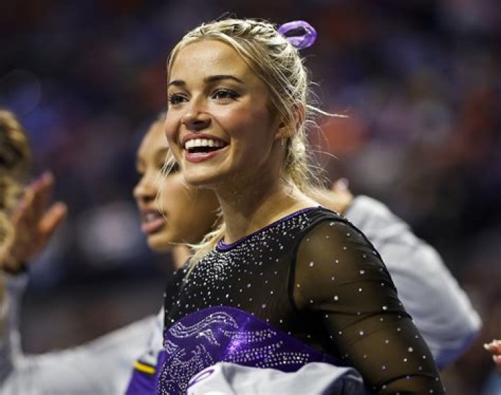 Olivia Dunne In Workout Gear Goes Skiing In Park City