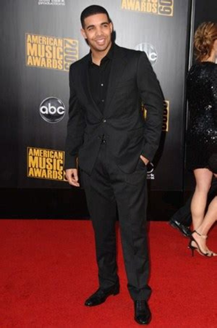 Rapper Drake Graham Body Measurements Weight Height Shoe Size Stats