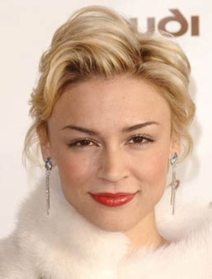 Samaire Armstrong Height Weight Body Measurements Bra Size Age Facts