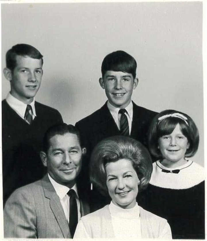 Skip Bayless Biography - Facts, Childhood, Family Life & Achievements