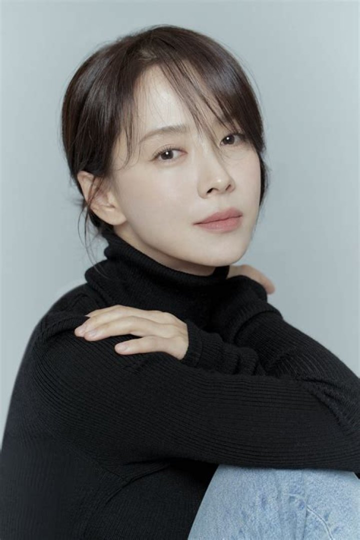 송지효(Song Ji Hyo) Net Worth & Earnings (2024)