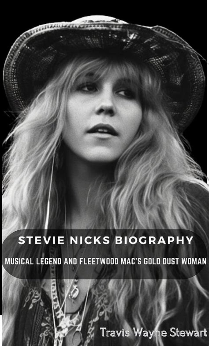 Stevie Nicks Biography - Facts, Childhood, Family Life & Achievements