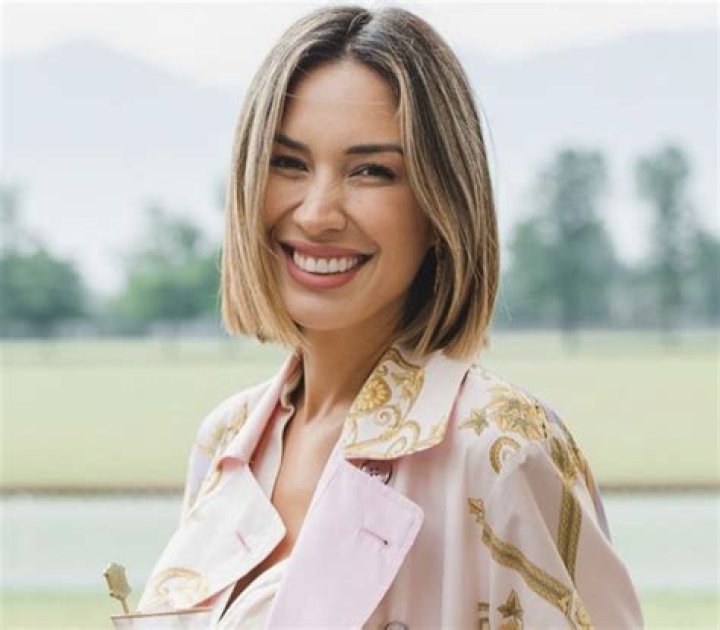 Vanesa Borghi in Bathing Suit Says "This Place is Magical" — Celebwell