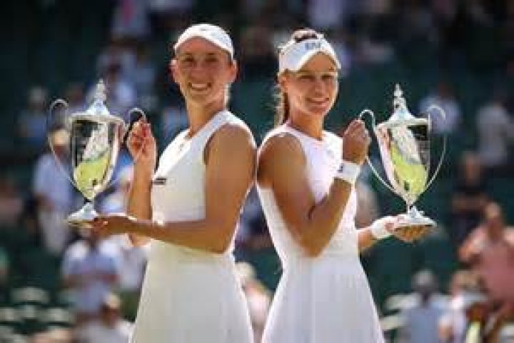 Who is Elise Mertens partner Hsieh Su-wei?