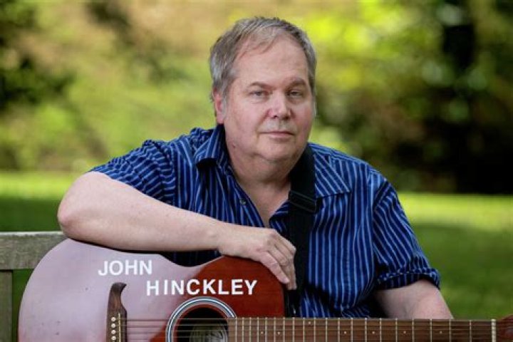 Who is John Hinckley Jr. father John Warnock Hinckley Sr.?