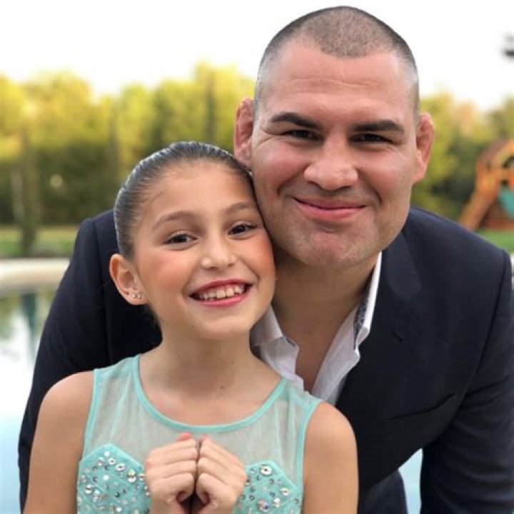 Who is Michelle Velasquez? Age, children, profession