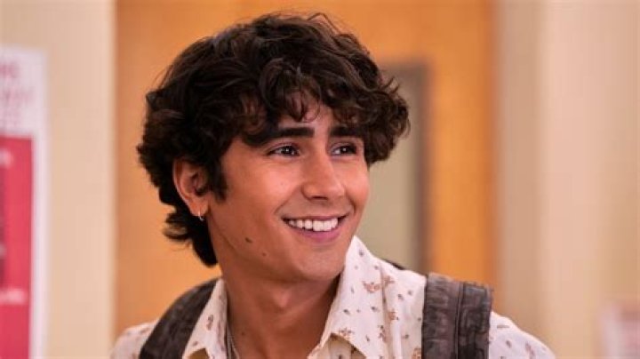 Who plays Ethan in ‘Never Have I Ever’ season 4 and where have I seen him before?