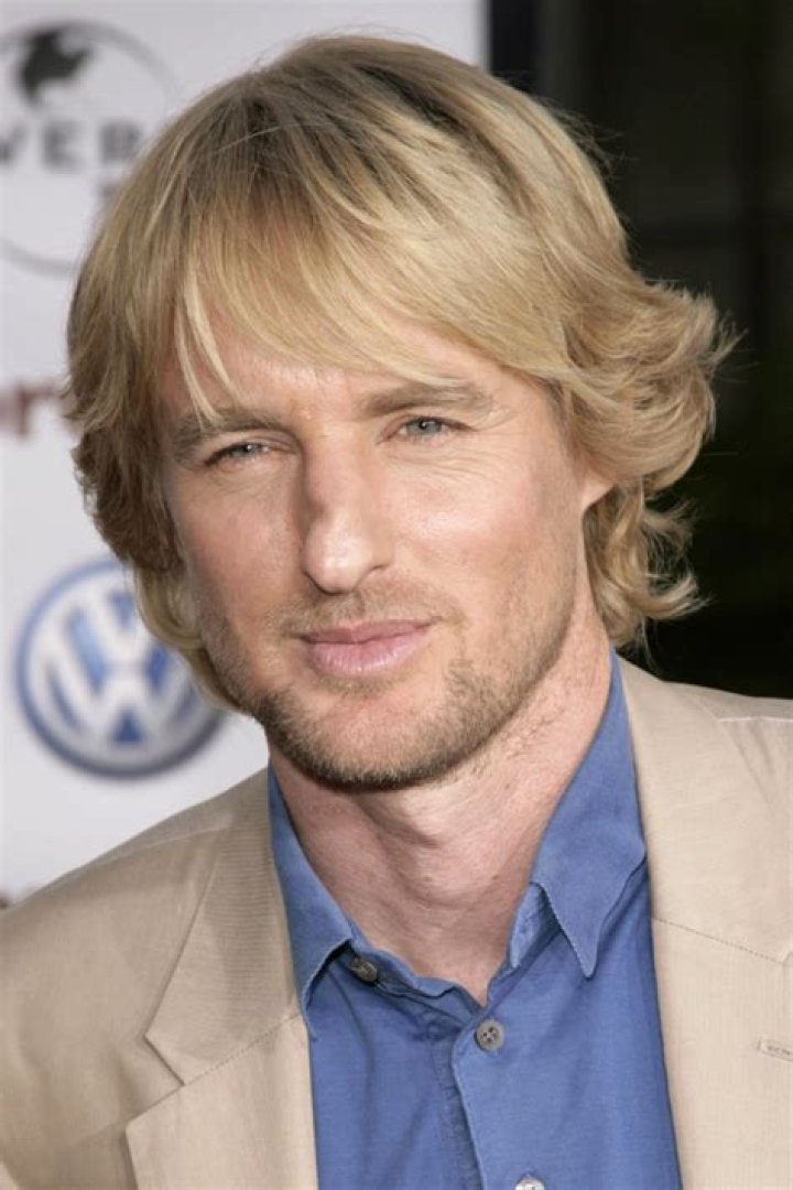 Why is Mal’s hair blonde? – Celebrity